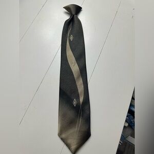 Classic Black hue and Gold Tie with  Wave Accent Vlip On